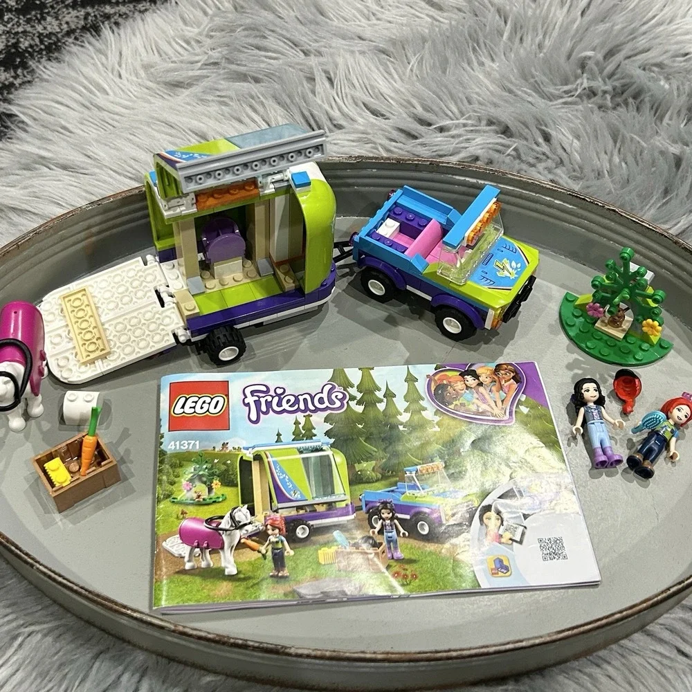 LEGO Friends Mia's‎ Horse Trailer Set 41371 Retired 216 Pieces Complete Set